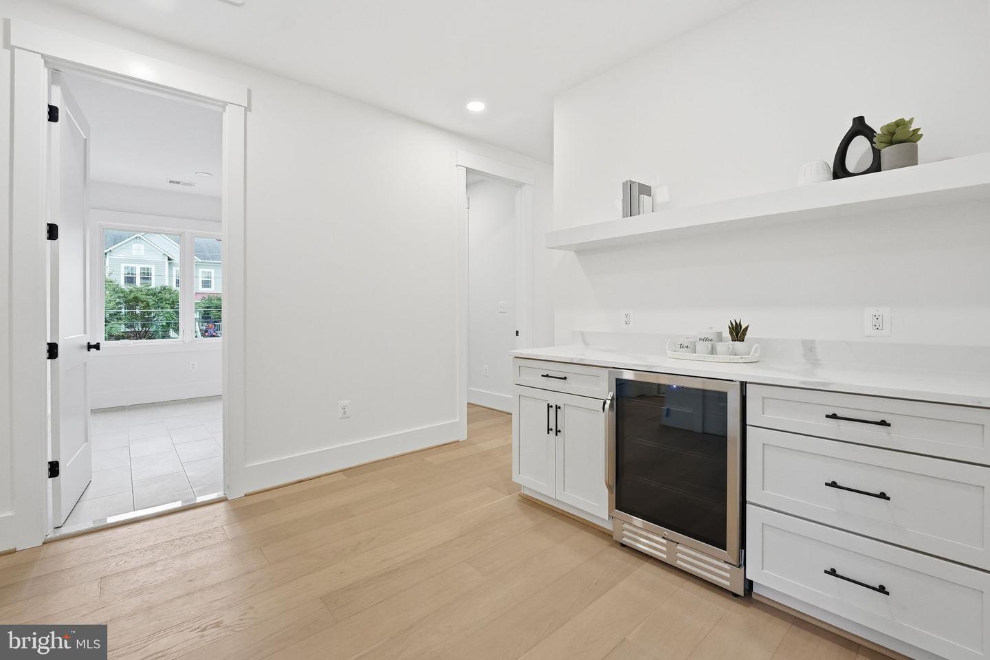 7228 ALLAN AVE, FALLS CHURCH, Virginia 22046, 6 Bedrooms Bedrooms, ,6 BathroomsBathrooms,Residential,For sale,7228 ALLAN AVE,VAFX2282986 MLS # VAFX2282986