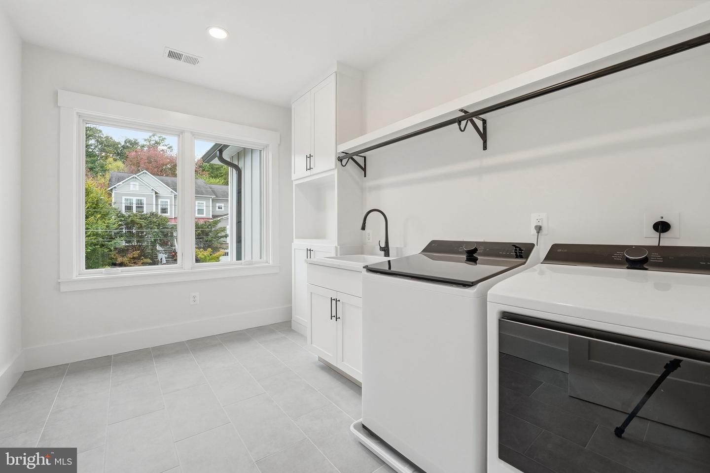 7228 ALLAN AVE, FALLS CHURCH, Virginia 22046, 6 Bedrooms Bedrooms, ,6 BathroomsBathrooms,Residential,For sale,7228 ALLAN AVE,VAFX2282986 MLS # VAFX2282986