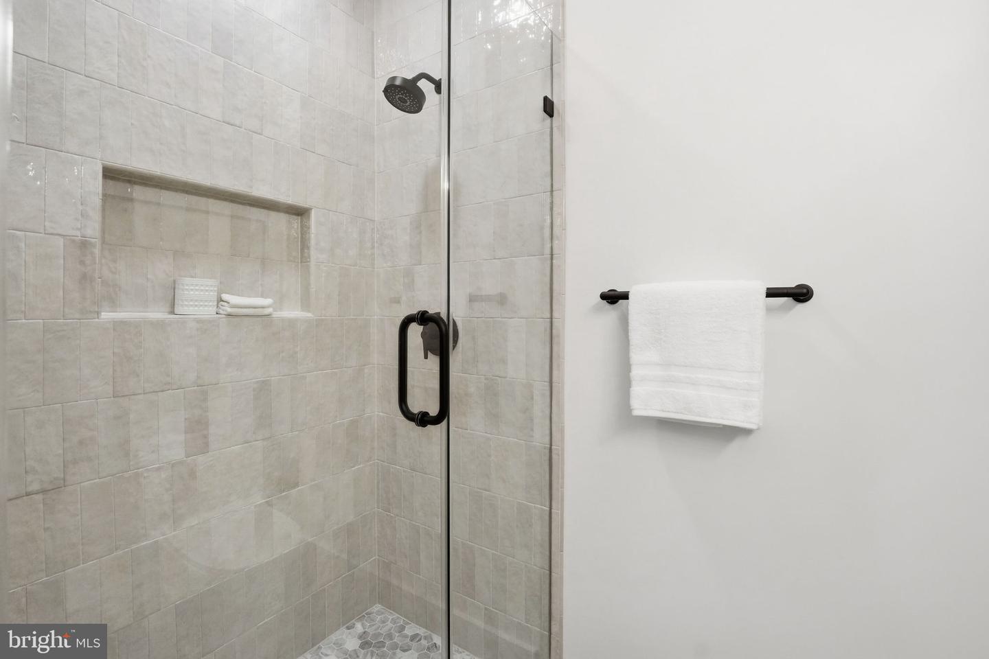 7228 ALLAN AVE, FALLS CHURCH, Virginia 22046, 6 Bedrooms Bedrooms, ,6 BathroomsBathrooms,Residential,For sale,7228 ALLAN AVE,VAFX2282986 MLS # VAFX2282986