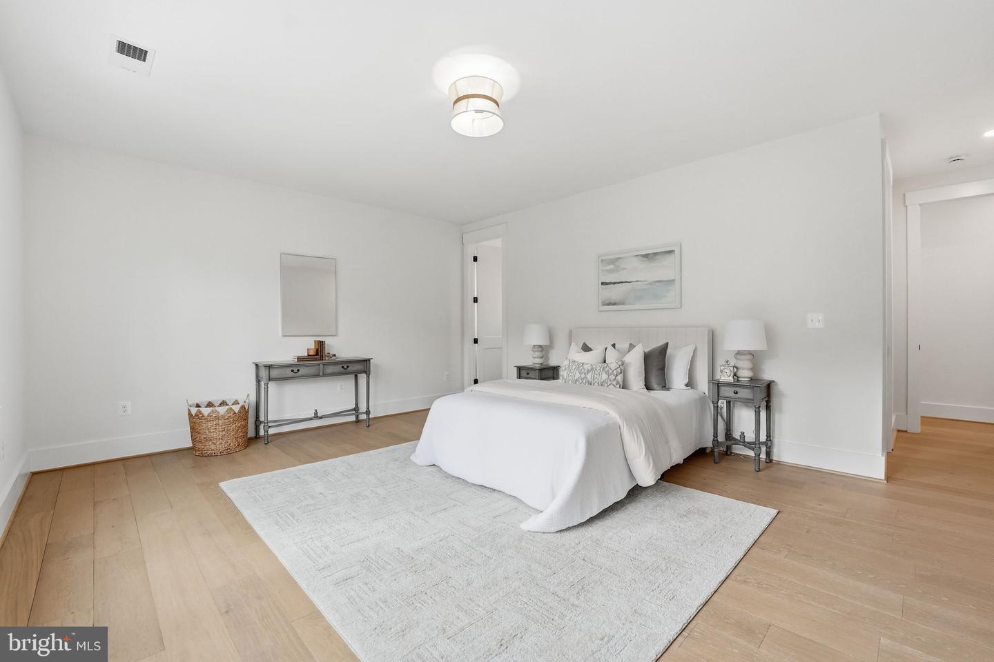 7228 ALLAN AVE, FALLS CHURCH, Virginia 22046, 6 Bedrooms Bedrooms, ,6 BathroomsBathrooms,Residential,For sale,7228 ALLAN AVE,VAFX2282986 MLS # VAFX2282986