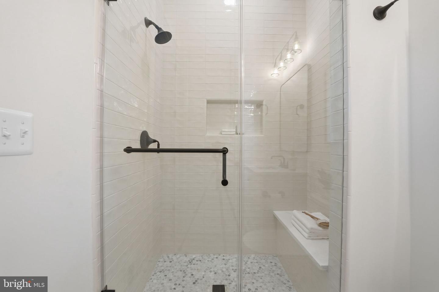 7228 ALLAN AVE, FALLS CHURCH, Virginia 22046, 6 Bedrooms Bedrooms, ,6 BathroomsBathrooms,Residential,For sale,7228 ALLAN AVE,VAFX2282986 MLS # VAFX2282986