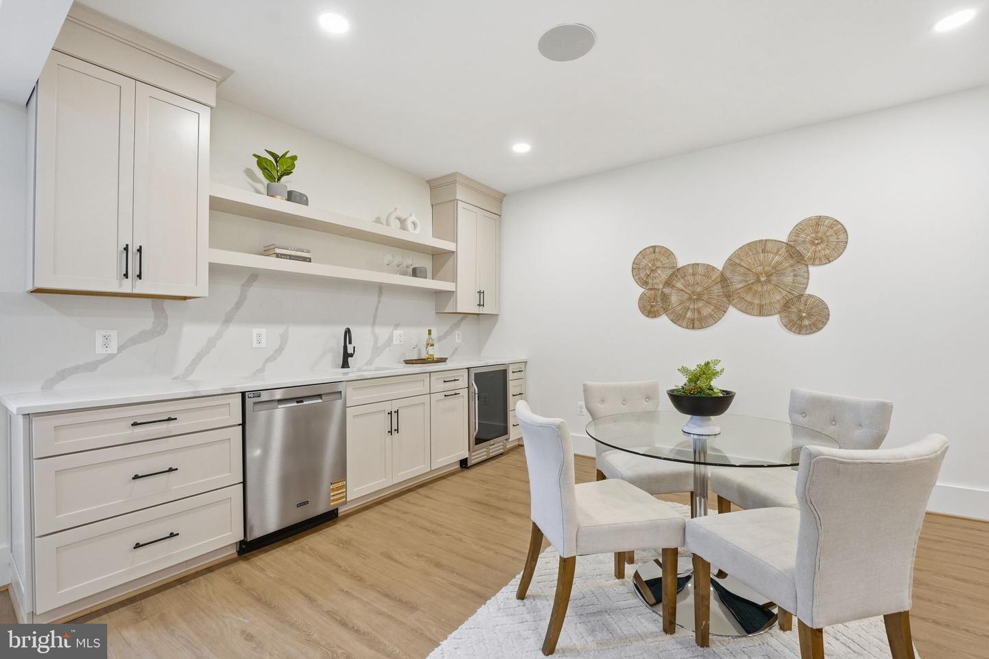 7228 ALLAN AVE, FALLS CHURCH, Virginia 22046, 6 Bedrooms Bedrooms, ,6 BathroomsBathrooms,Residential,For sale,7228 ALLAN AVE,VAFX2282986 MLS # VAFX2282986