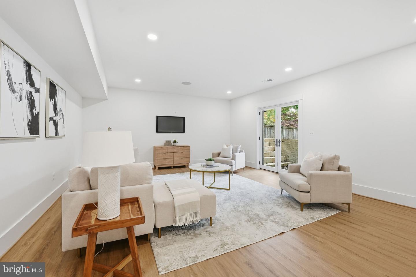 7228 ALLAN AVE, FALLS CHURCH, Virginia 22046, 6 Bedrooms Bedrooms, ,6 BathroomsBathrooms,Residential,For sale,7228 ALLAN AVE,VAFX2282986 MLS # VAFX2282986