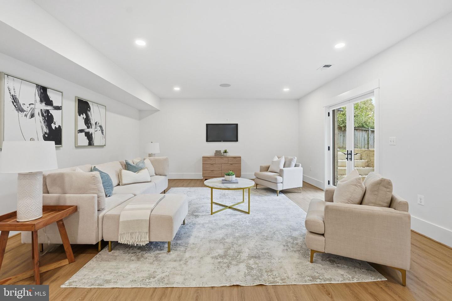 7228 ALLAN AVE, FALLS CHURCH, Virginia 22046, 6 Bedrooms Bedrooms, ,6 BathroomsBathrooms,Residential,For sale,7228 ALLAN AVE,VAFX2282986 MLS # VAFX2282986