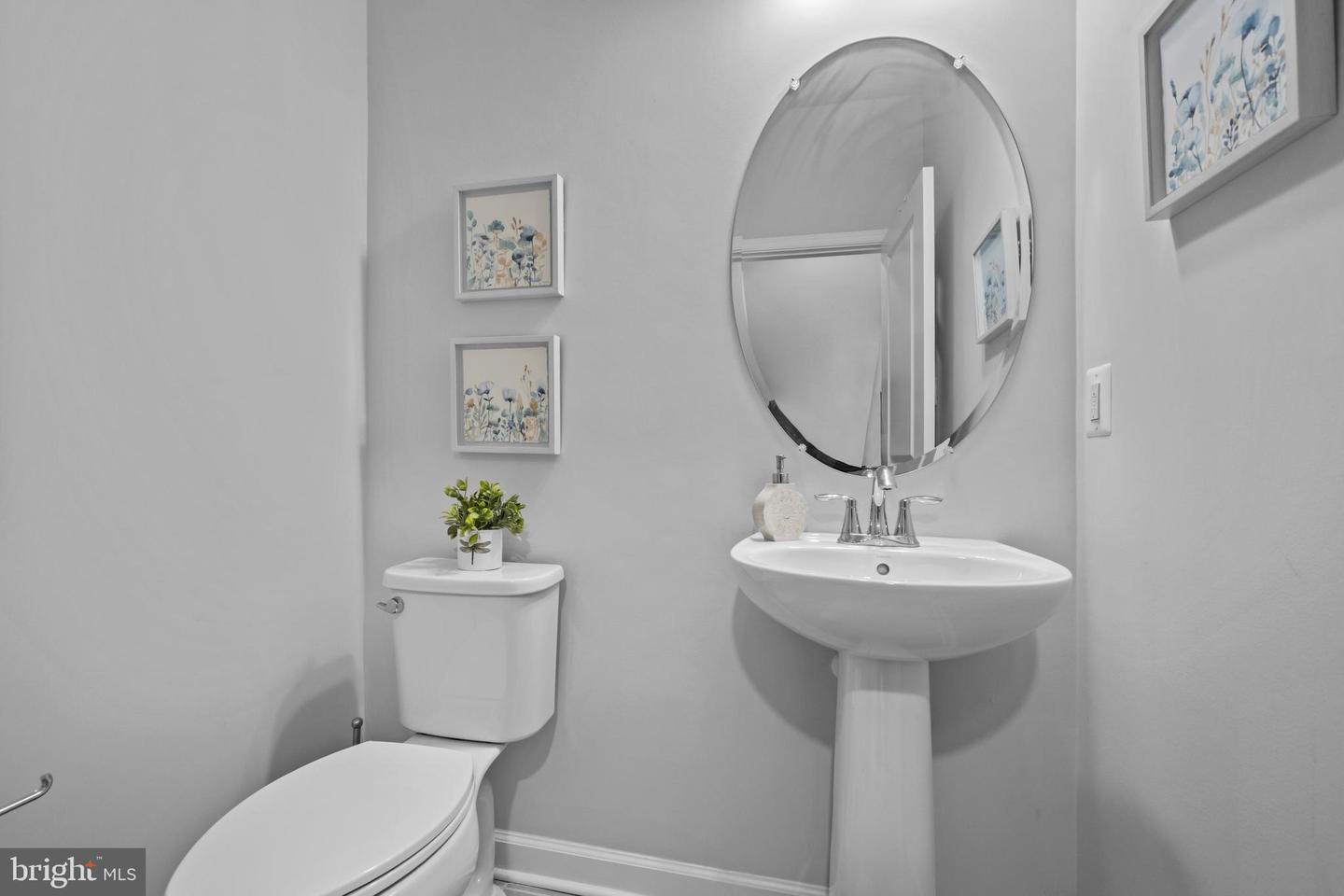 4434 FAIR LAKES CT, FAIRFAX, Virginia 22033, 4 Bedrooms Bedrooms, ,3 BathroomsBathrooms,Residential,For sale,4434 FAIR LAKES CT,VAFX2283118 MLS # VAFX2283118