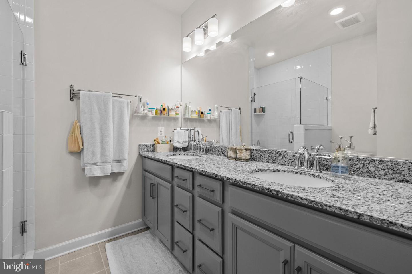 4434 FAIR LAKES CT, FAIRFAX, Virginia 22033, 4 Bedrooms Bedrooms, ,3 BathroomsBathrooms,Residential,For sale,4434 FAIR LAKES CT,VAFX2283118 MLS # VAFX2283118