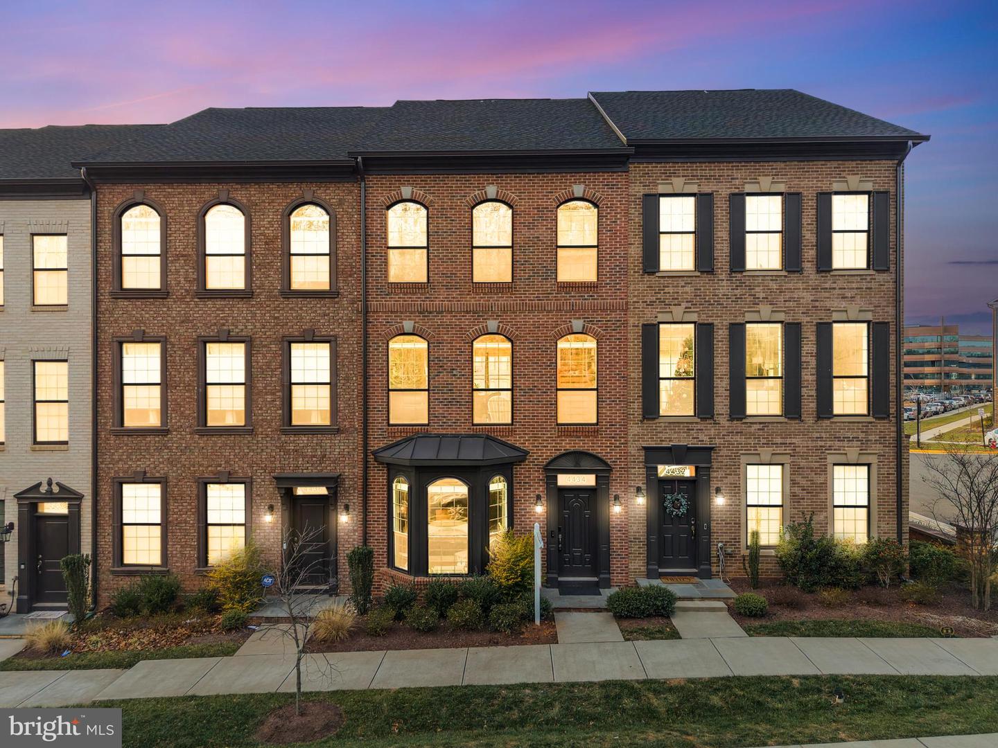 4434 FAIR LAKES CT, FAIRFAX, Virginia 22033, 4 Bedrooms Bedrooms, ,3 BathroomsBathrooms,Residential,For sale,4434 FAIR LAKES CT,VAFX2283118 MLS # VAFX2283118