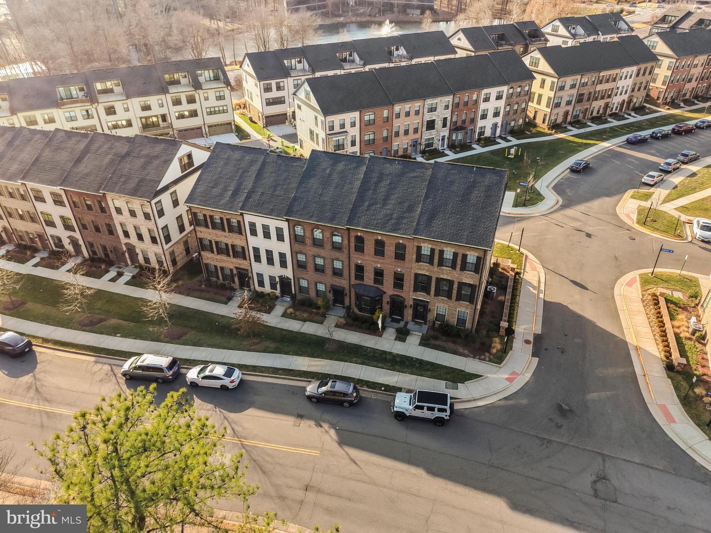 4434 FAIR LAKES CT, FAIRFAX, Virginia 22033, 4 Bedrooms Bedrooms, ,3 BathroomsBathrooms,Residential,For sale,4434 FAIR LAKES CT,VAFX2283118 MLS # VAFX2283118