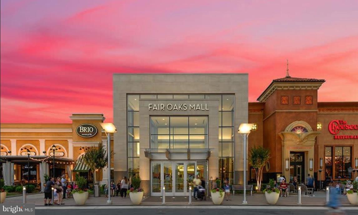 4434 FAIR LAKES CT, FAIRFAX, Virginia 22033, 4 Bedrooms Bedrooms, ,3 BathroomsBathrooms,Residential,For sale,4434 FAIR LAKES CT,VAFX2283118 MLS # VAFX2283118