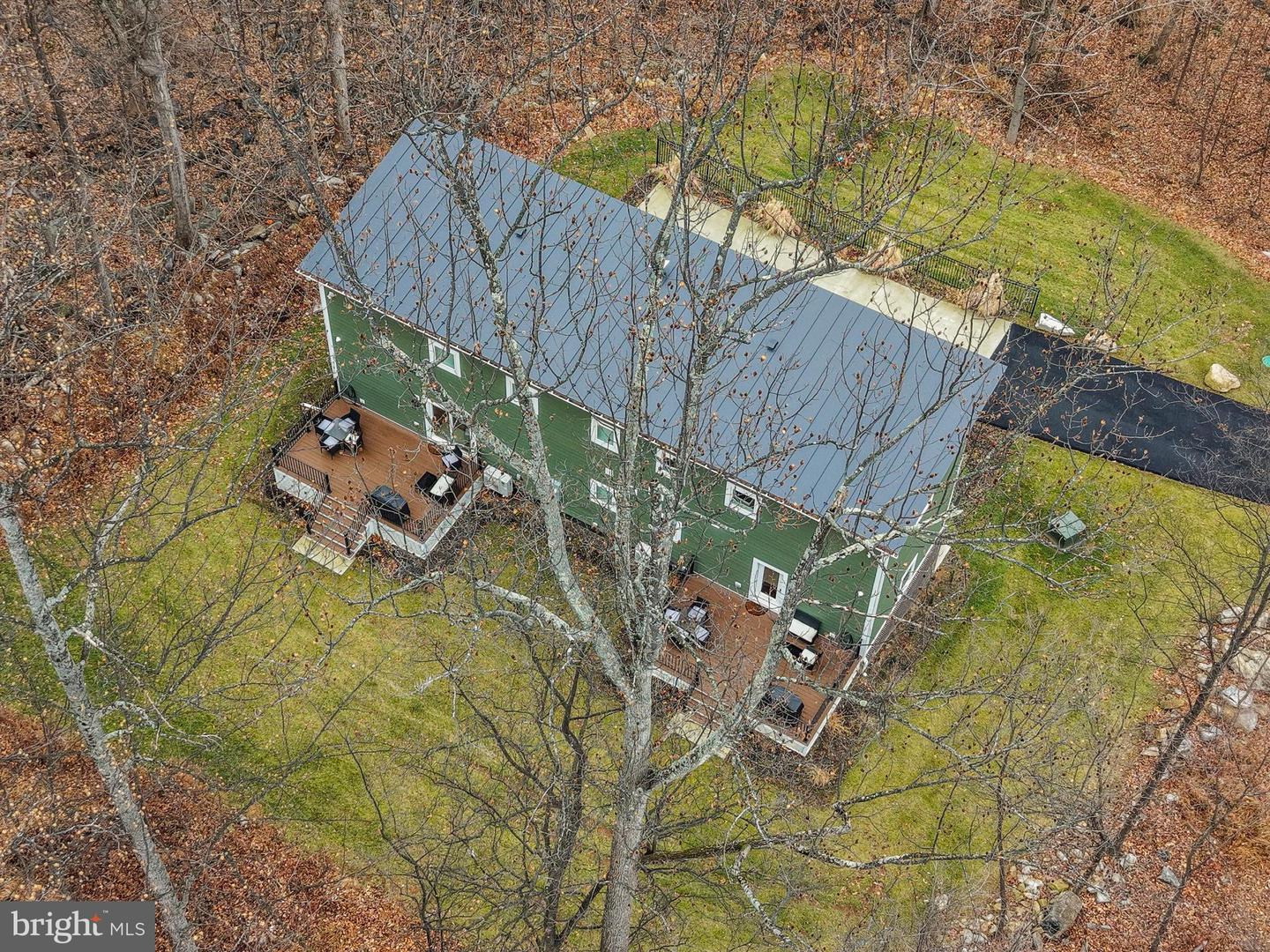 13537 HANGING ROCK LN, LOVETTSVILLE, Virginia 20180, 3 Bedrooms Bedrooms, 9 Rooms Rooms,2 BathroomsBathrooms,Residential,For sale,13537 HANGING ROCK LN,VALO2112918 MLS # VALO2112918