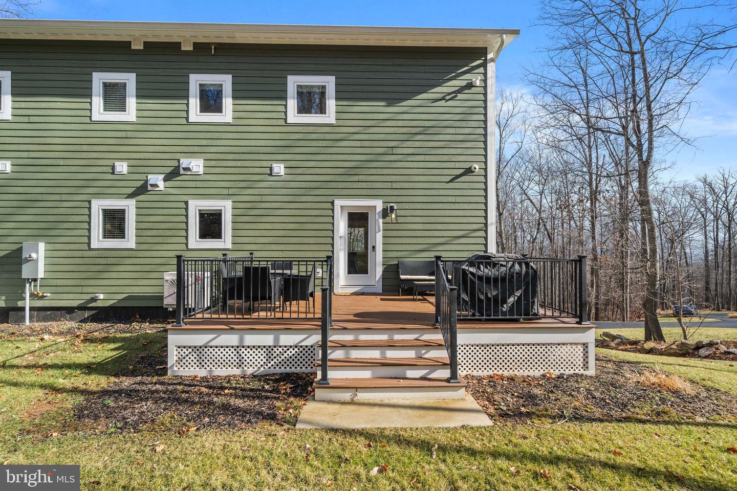 13537 HANGING ROCK LN, LOVETTSVILLE, Virginia 20180, 3 Bedrooms Bedrooms, 9 Rooms Rooms,2 BathroomsBathrooms,Residential,For sale,13537 HANGING ROCK LN,VALO2112918 MLS # VALO2112918