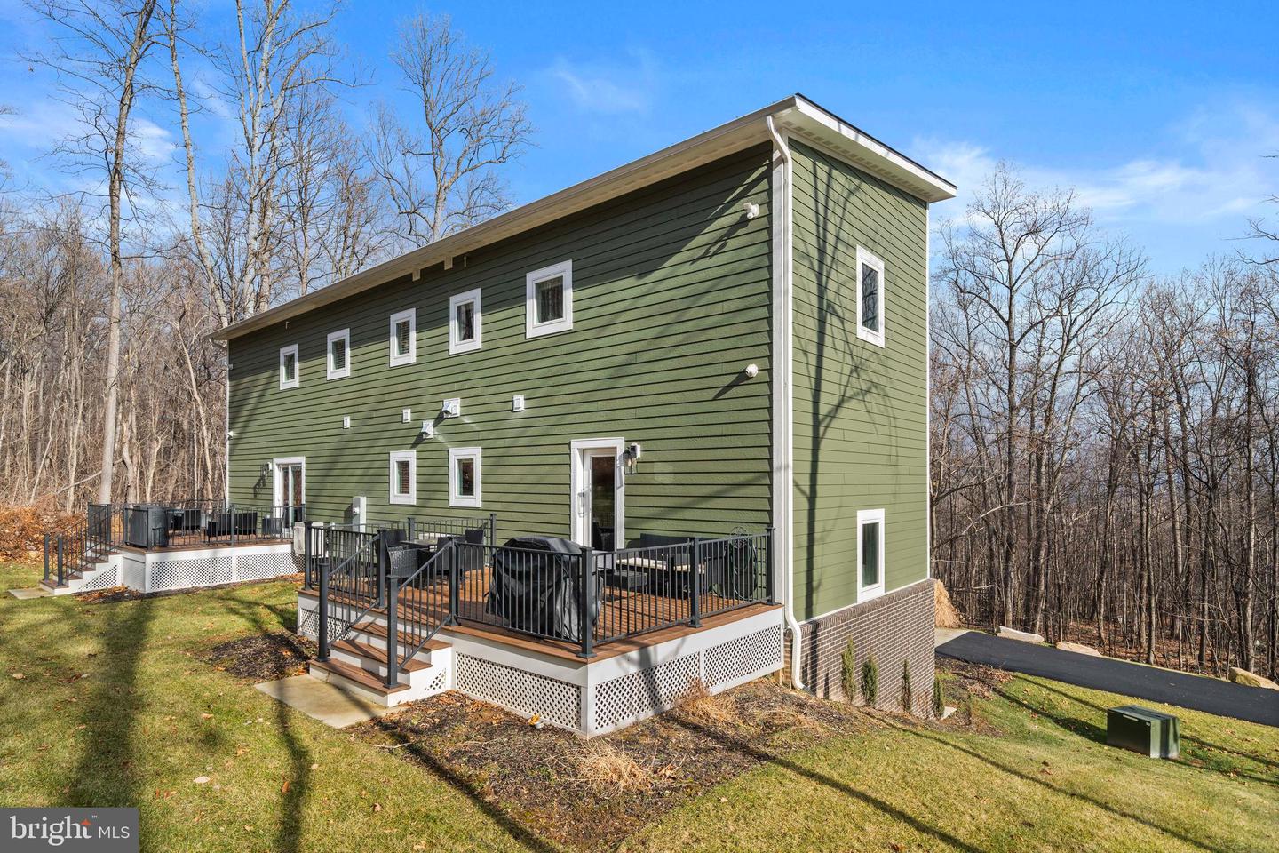 13537 HANGING ROCK LN, LOVETTSVILLE, Virginia 20180, 3 Bedrooms Bedrooms, 9 Rooms Rooms,2 BathroomsBathrooms,Residential,For sale,13537 HANGING ROCK LN,VALO2112918 MLS # VALO2112918