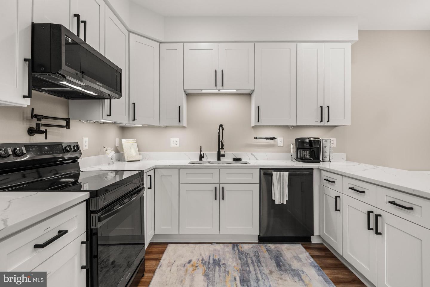 13537 HANGING ROCK LN, LOVETTSVILLE, Virginia 20180, 3 Bedrooms Bedrooms, 9 Rooms Rooms,2 BathroomsBathrooms,Residential,For sale,13537 HANGING ROCK LN,VALO2112918 MLS # VALO2112918