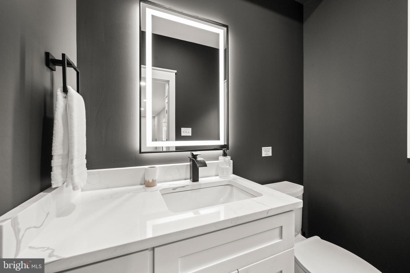 13537 HANGING ROCK LN, LOVETTSVILLE, Virginia 20180, 3 Bedrooms Bedrooms, 9 Rooms Rooms,2 BathroomsBathrooms,Residential,For sale,13537 HANGING ROCK LN,VALO2112918 MLS # VALO2112918