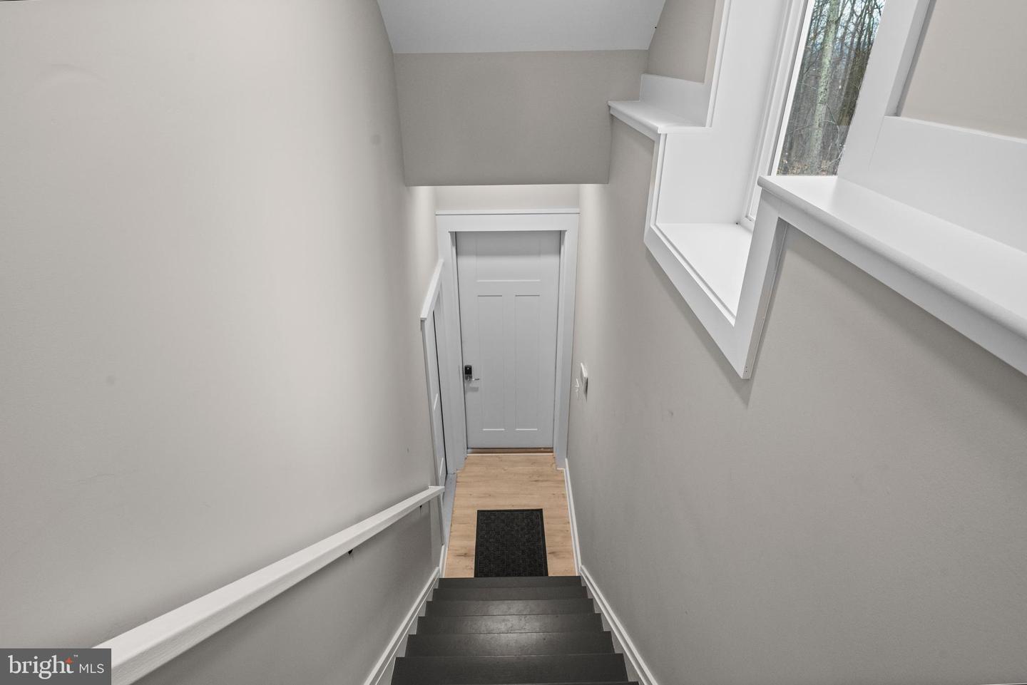 13537 HANGING ROCK LN, LOVETTSVILLE, Virginia 20180, 3 Bedrooms Bedrooms, 9 Rooms Rooms,2 BathroomsBathrooms,Residential,For sale,13537 HANGING ROCK LN,VALO2112918 MLS # VALO2112918