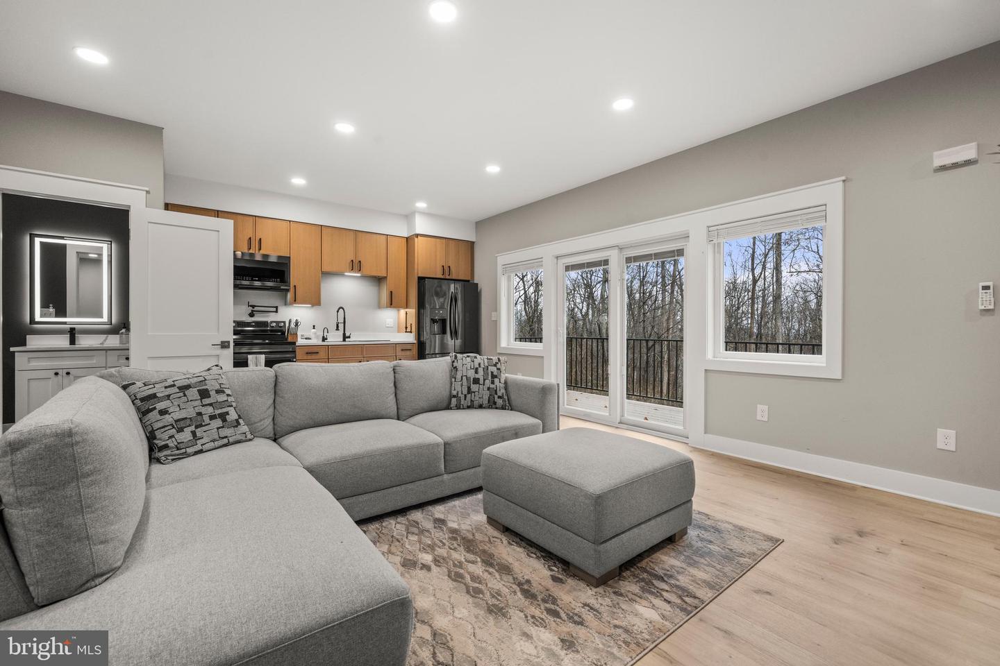 13537 HANGING ROCK LN, LOVETTSVILLE, Virginia 20180, 3 Bedrooms Bedrooms, 9 Rooms Rooms,2 BathroomsBathrooms,Residential,For sale,13537 HANGING ROCK LN,VALO2112918 MLS # VALO2112918