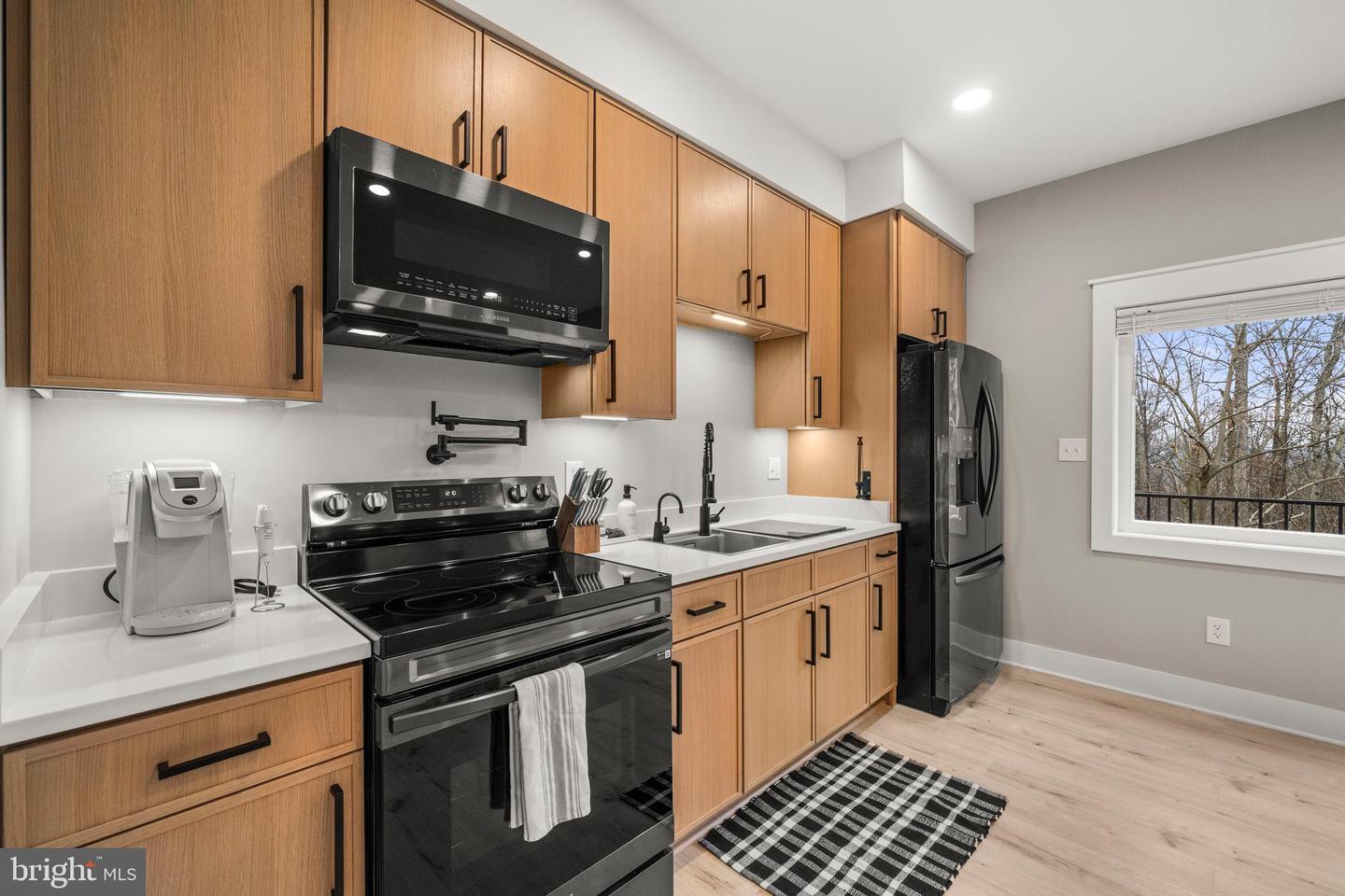 13537 HANGING ROCK LN, LOVETTSVILLE, Virginia 20180, 3 Bedrooms Bedrooms, 9 Rooms Rooms,2 BathroomsBathrooms,Residential,For sale,13537 HANGING ROCK LN,VALO2112918 MLS # VALO2112918