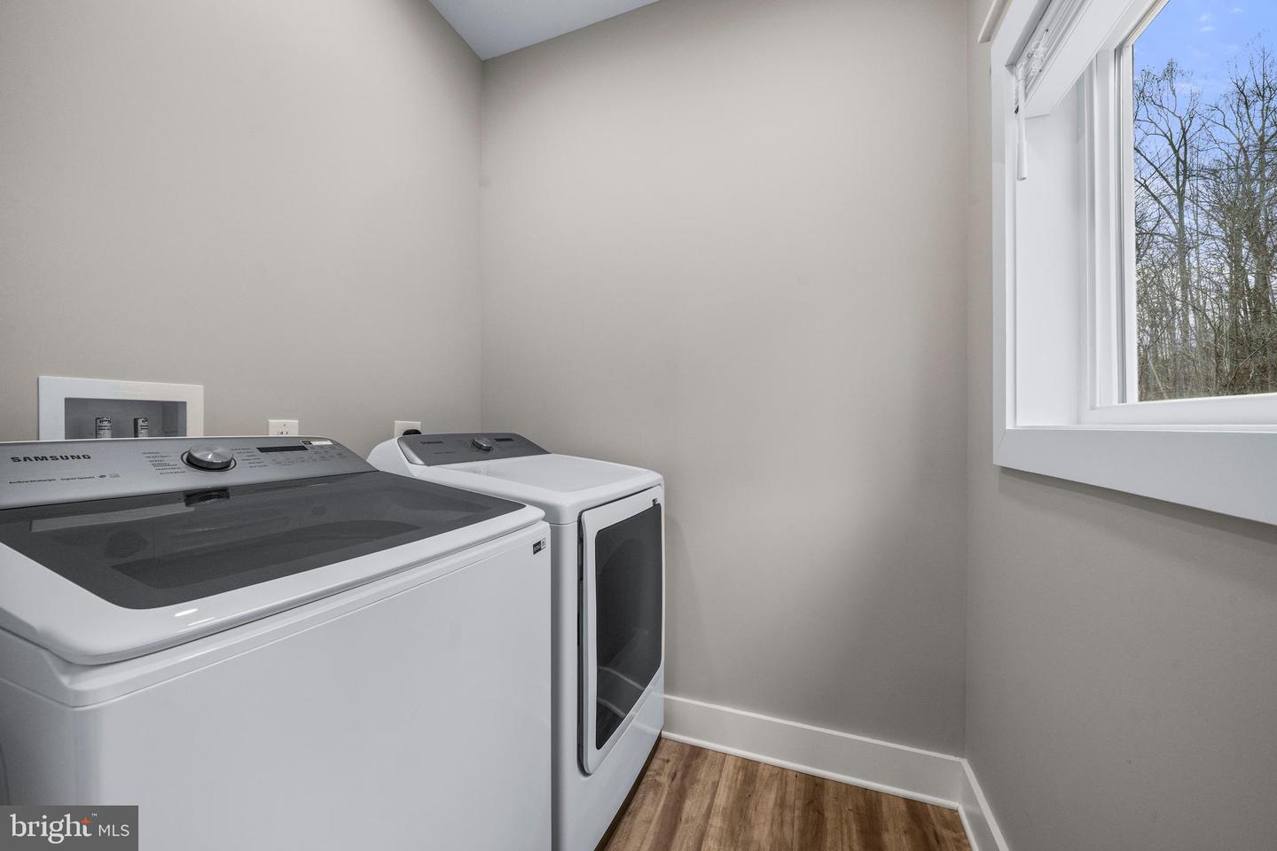 13537 HANGING ROCK LN, LOVETTSVILLE, Virginia 20180, 3 Bedrooms Bedrooms, 9 Rooms Rooms,2 BathroomsBathrooms,Residential,For sale,13537 HANGING ROCK LN,VALO2112918 MLS # VALO2112918