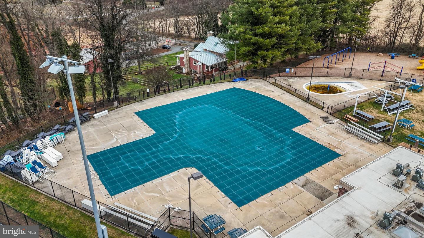 13537 HANGING ROCK LN, LOVETTSVILLE, Virginia 20180, 3 Bedrooms Bedrooms, 9 Rooms Rooms,2 BathroomsBathrooms,Residential,For sale,13537 HANGING ROCK LN,VALO2112918 MLS # VALO2112918