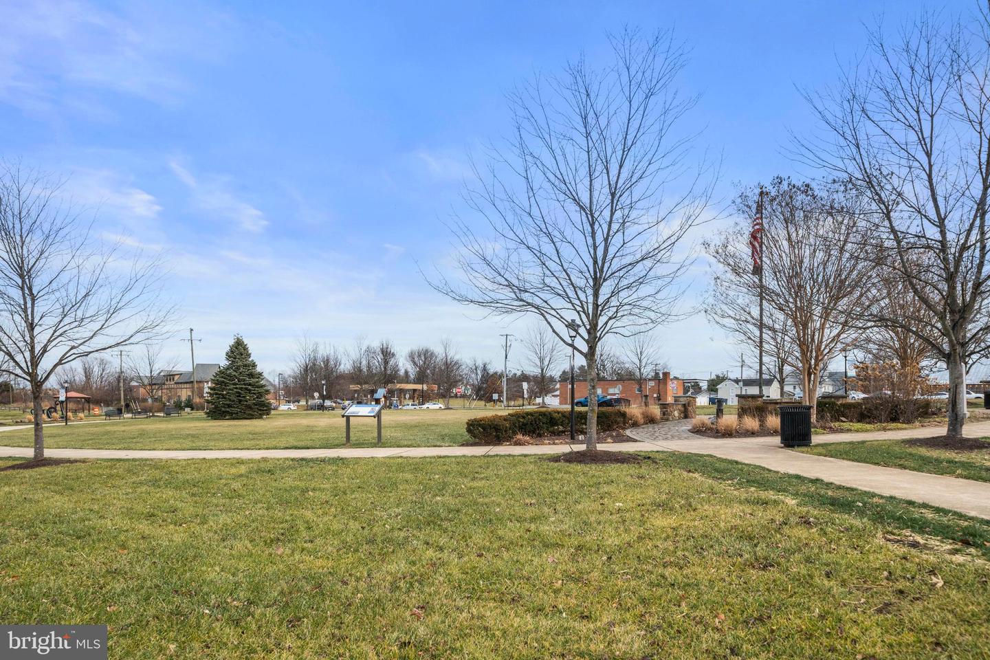 13537 HANGING ROCK LN, LOVETTSVILLE, Virginia 20180, 3 Bedrooms Bedrooms, 9 Rooms Rooms,2 BathroomsBathrooms,Residential,For sale,13537 HANGING ROCK LN,VALO2112918 MLS # VALO2112918