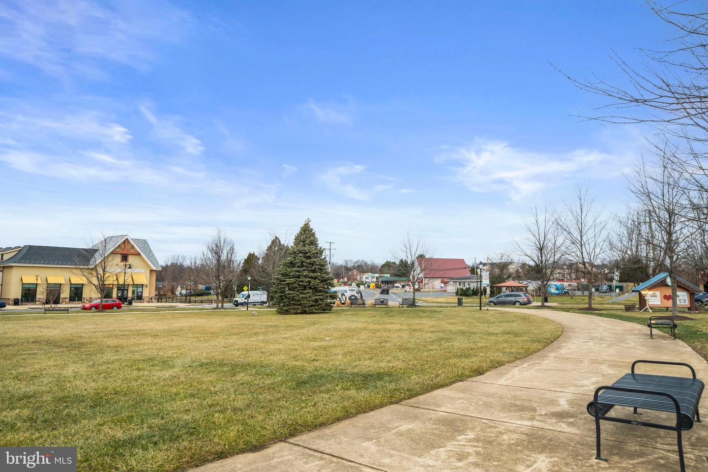 13537 HANGING ROCK LN, LOVETTSVILLE, Virginia 20180, 3 Bedrooms Bedrooms, 9 Rooms Rooms,2 BathroomsBathrooms,Residential,For sale,13537 HANGING ROCK LN,VALO2112918 MLS # VALO2112918