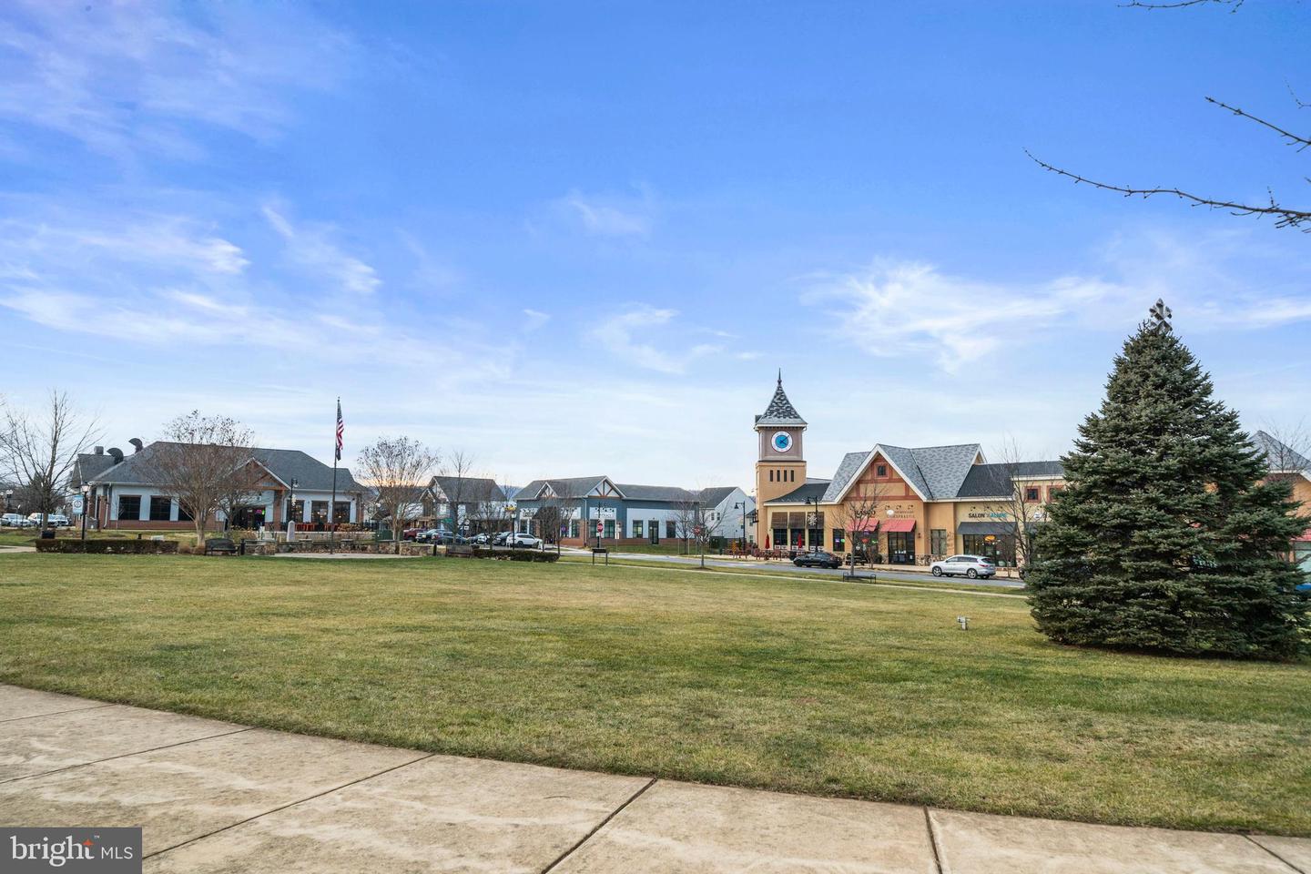 13537 HANGING ROCK LN, LOVETTSVILLE, Virginia 20180, 3 Bedrooms Bedrooms, 9 Rooms Rooms,2 BathroomsBathrooms,Residential,For sale,13537 HANGING ROCK LN,VALO2112918 MLS # VALO2112918