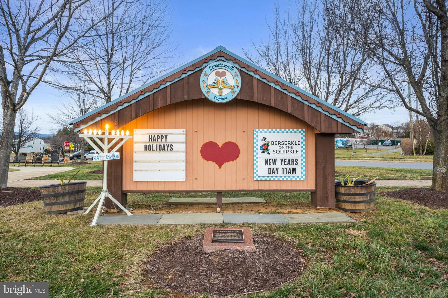 13537 HANGING ROCK LN, LOVETTSVILLE, Virginia 20180, 3 Bedrooms Bedrooms, 9 Rooms Rooms,2 BathroomsBathrooms,Residential,For sale,13537 HANGING ROCK LN,VALO2112918 MLS # VALO2112918