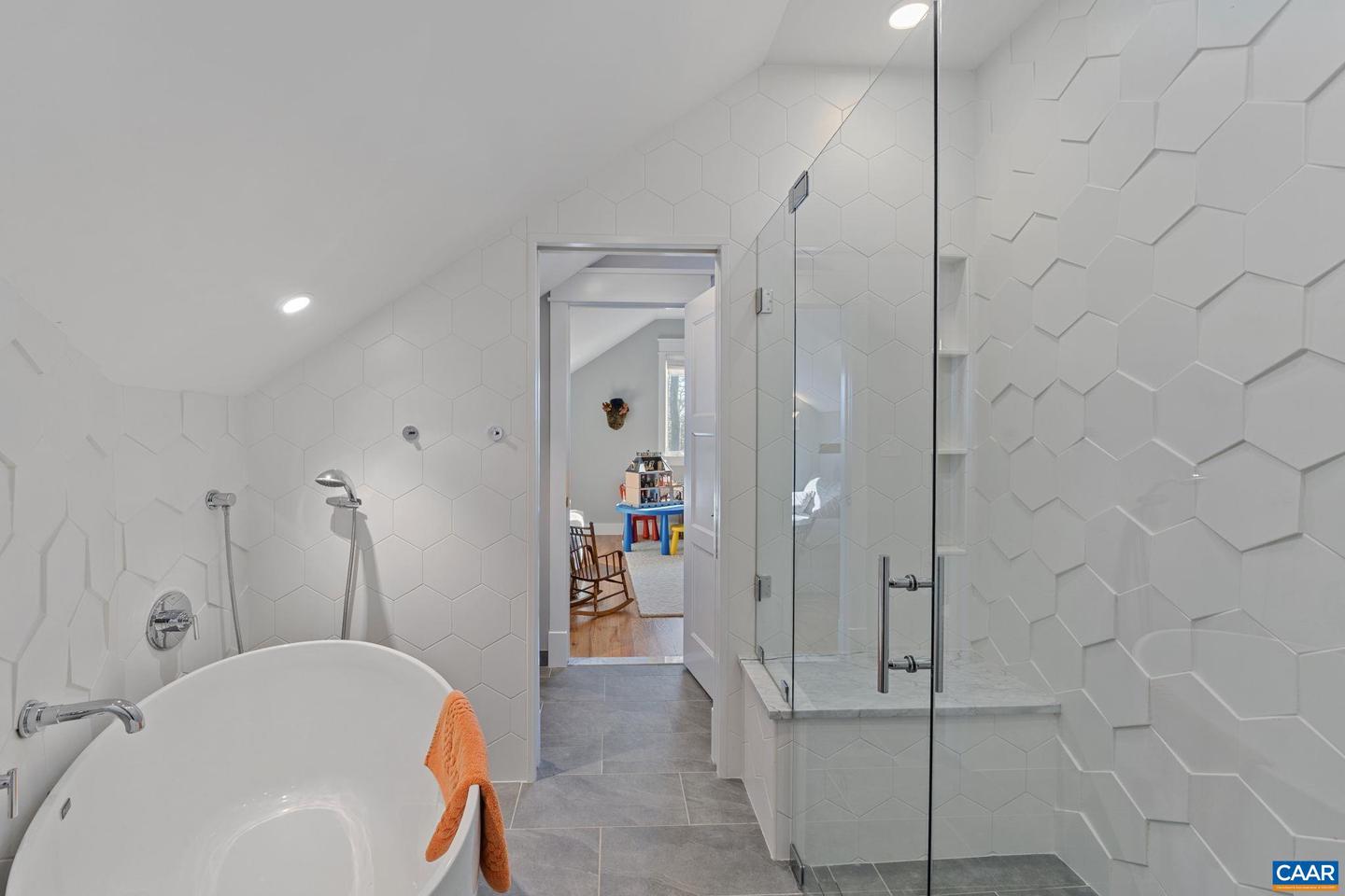 2815 COLA WOODS LN, CHARLOTTESVILLE, Virginia 22901, 5 Bedrooms Bedrooms, ,4 BathroomsBathrooms,Residential,For sale,2815 COLA WOODS LN,672139 MLS # 672139