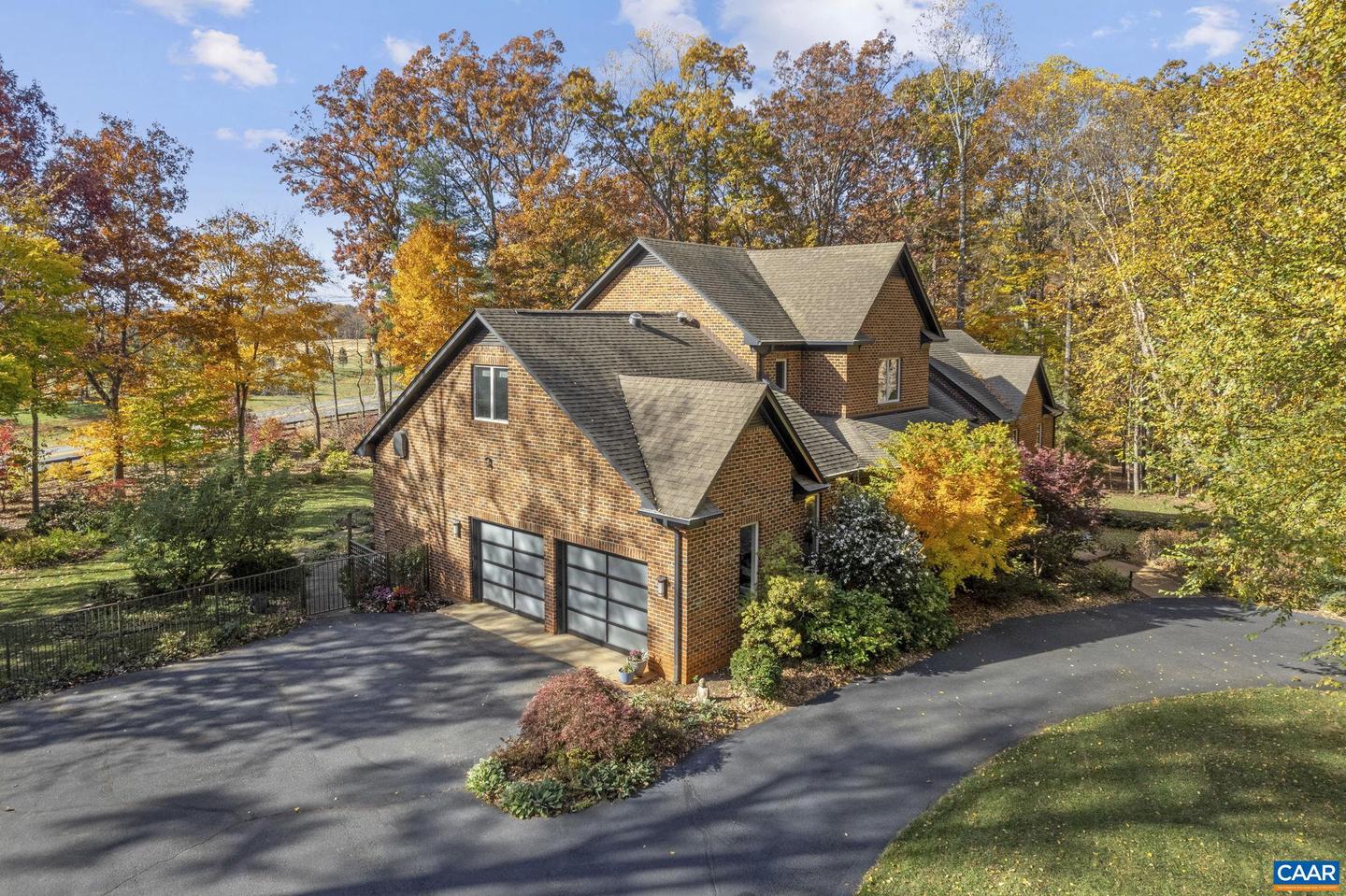 2815 COLA WOODS LN, CHARLOTTESVILLE, Virginia 22901, 5 Bedrooms Bedrooms, ,4 BathroomsBathrooms,Residential,For sale,2815 COLA WOODS LN,672139 MLS # 672139