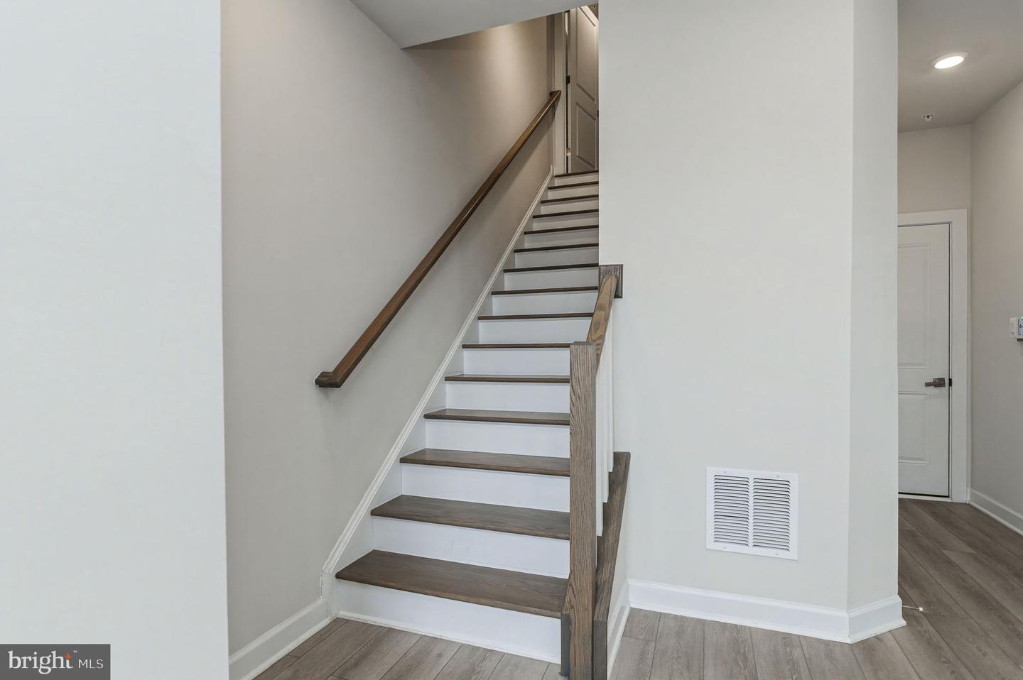 10689 FAIRGROUNDS DR, FAIRFAX, Virginia 22030, 3 Bedrooms Bedrooms, ,2 BathroomsBathrooms,Residential,For sale,10689 FAIRGROUNDS DR,VAFC2007600 MLS # VAFC2007600 10689 FAIRGROUNDS DR, FAIRFAX, Virginia 22030, 3 Bedrooms Bedrooms, ,2 BathroomsBathrooms,Residential,For sale,10689 FAIRGROUNDS DR,VAFC2007600 MLS # VAFC2007600