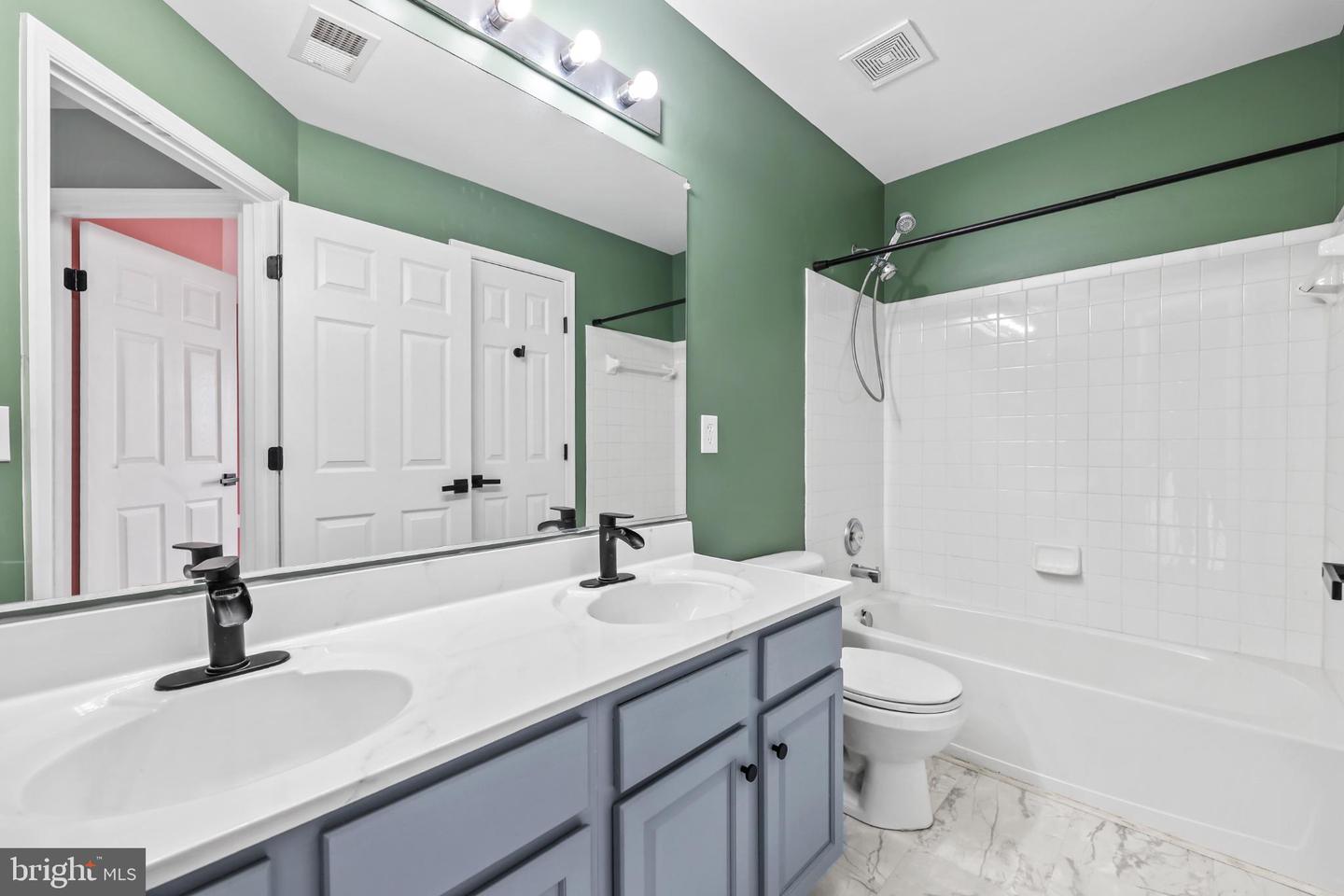 15750 CHIMNEY ROCK TER, WOODBRIDGE, Virginia 22193, 5 Bedrooms Bedrooms, 16 Rooms Rooms,3 BathroomsBathrooms,Residential,For sale,15750 CHIMNEY ROCK TER,VAPW2109972 MLS # VAPW2109972