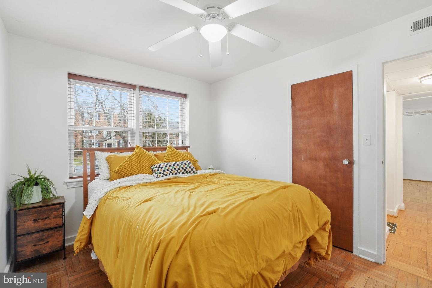 6610 10TH ST #A2, ALEXANDRIA, Virginia 22307, 2 Bedrooms Bedrooms, ,1 BathroomBathrooms,Residential,For sale,6610 10TH ST #A2,VAFX2284310 MLS # VAFX2284310