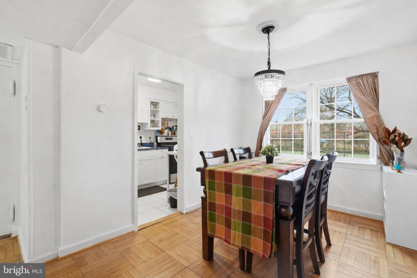 6610 10TH ST #A2, ALEXANDRIA, Virginia 22307, 2 Bedrooms Bedrooms, ,1 BathroomBathrooms,Residential,For sale,6610 10TH ST #A2,VAFX2284310 MLS # VAFX2284310