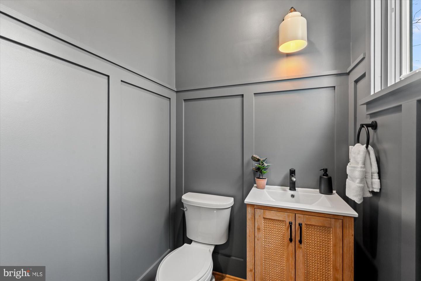 405 E NELSON AVE, ALEXANDRIA, Virginia 22301, 4 Bedrooms Bedrooms, ,3 BathroomsBathrooms,Residential,For sale,405 E NELSON AVE,VAAX2052894 MLS # VAAX2052894