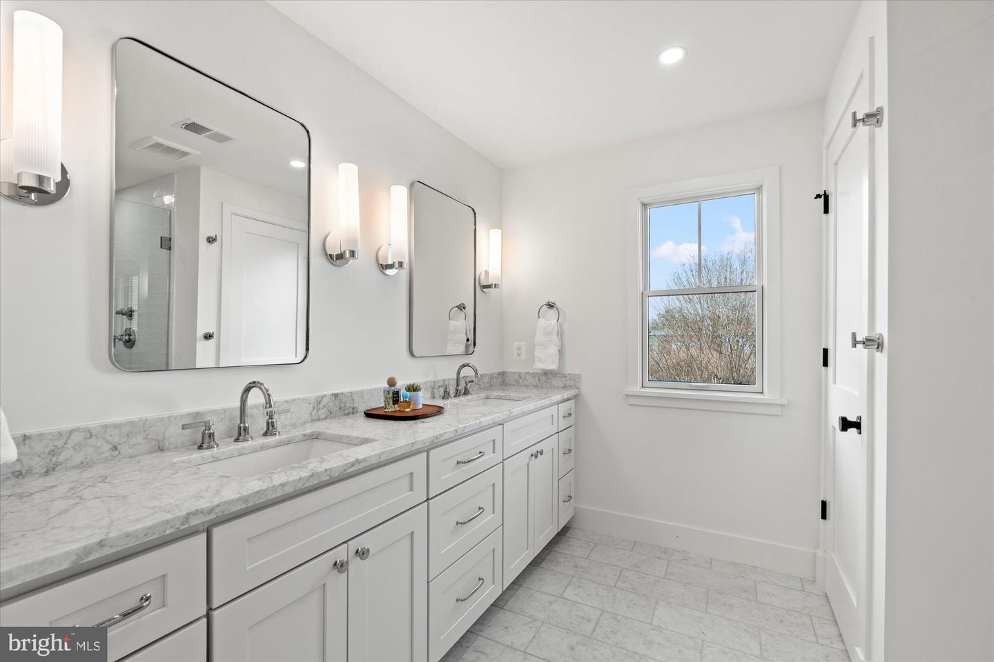 405 E NELSON AVE, ALEXANDRIA, Virginia 22301, 4 Bedrooms Bedrooms, ,3 BathroomsBathrooms,Residential,For sale,405 E NELSON AVE,VAAX2052894 MLS # VAAX2052894