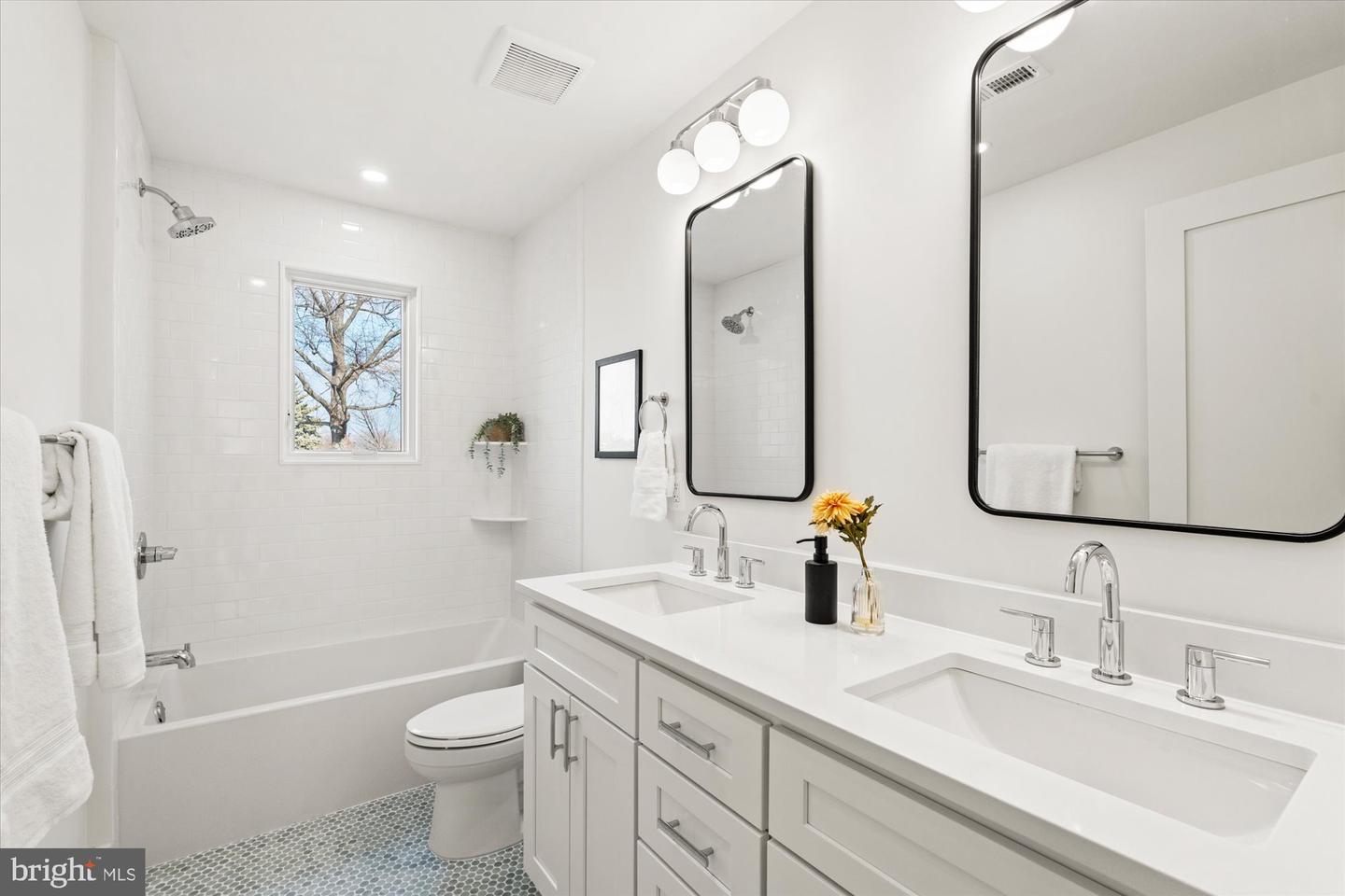 405 E NELSON AVE, ALEXANDRIA, Virginia 22301, 4 Bedrooms Bedrooms, ,3 BathroomsBathrooms,Residential,For sale,405 E NELSON AVE,VAAX2052894 MLS # VAAX2052894