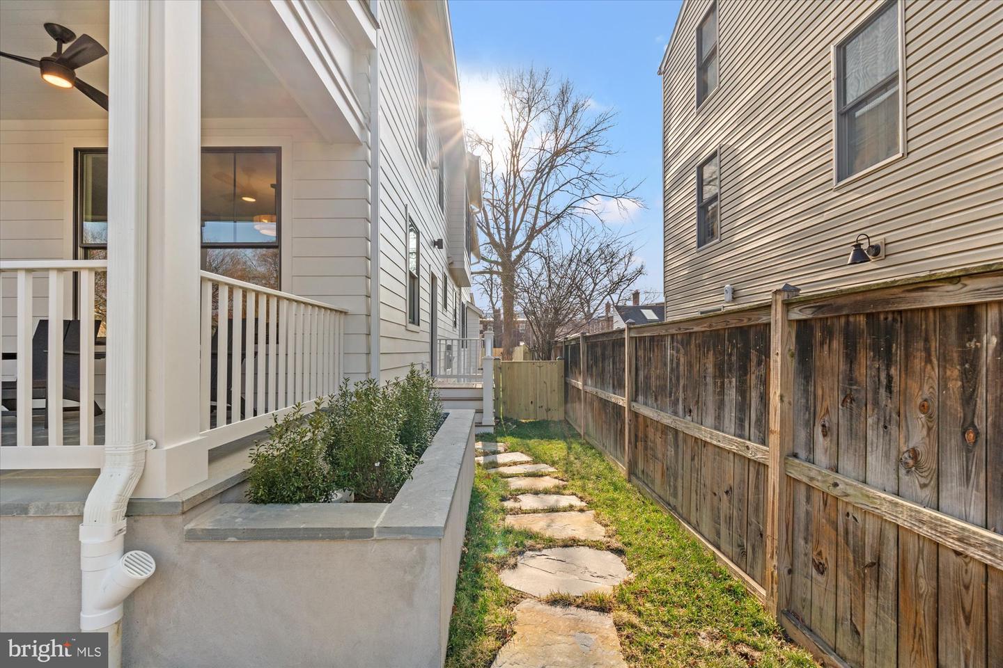 405 E NELSON AVE, ALEXANDRIA, Virginia 22301, 4 Bedrooms Bedrooms, ,3 BathroomsBathrooms,Residential,For sale,405 E NELSON AVE,VAAX2052894 MLS # VAAX2052894