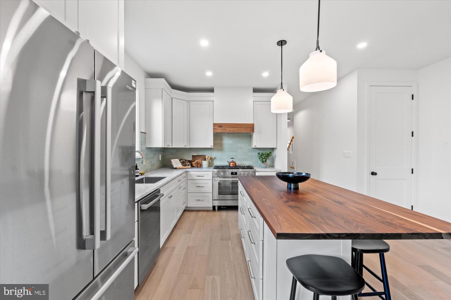 405 E NELSON AVE, ALEXANDRIA, Virginia 22301, 4 Bedrooms Bedrooms, ,3 BathroomsBathrooms,Residential,For sale,405 E NELSON AVE,VAAX2052894 MLS # VAAX2052894