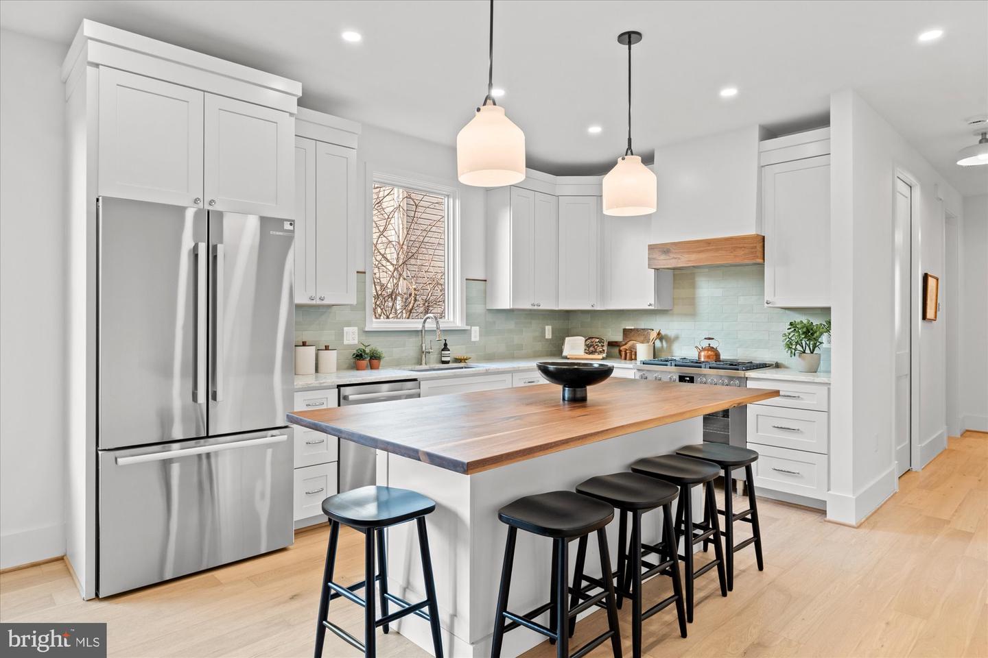 405 E NELSON AVE, ALEXANDRIA, Virginia 22301, 4 Bedrooms Bedrooms, ,3 BathroomsBathrooms,Residential,For sale,405 E NELSON AVE,VAAX2052894 MLS # VAAX2052894