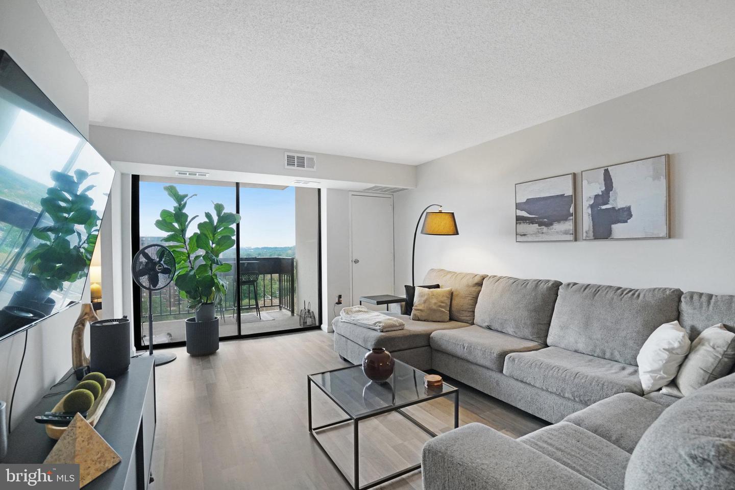 5300 HOLMES RUN PKWY #1413, ALEXANDRIA, Virginia 22304, 2 Bedrooms Bedrooms, ,1 BathroomBathrooms,Residential,For sale,5300 HOLMES RUN PKWY #1413,VAAX2052906 MLS # VAAX2052906 5300 HOLMES RUN PKWY #1413, ALEXANDRIA, Virginia 22304, 2 Bedrooms Bedrooms, ,1 BathroomBathrooms,Residential,For sale,5300 HOLMES RUN PKWY #1413,VAAX2052906 MLS # VAAX2052906