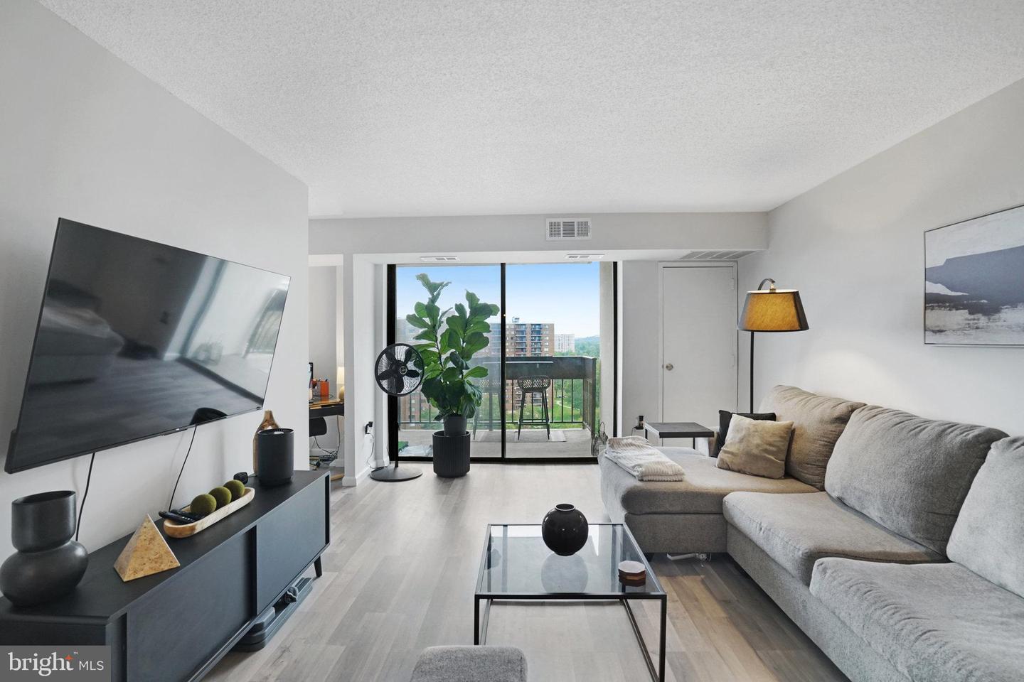 5300 HOLMES RUN PKWY #1413, ALEXANDRIA, Virginia 22304, 2 Bedrooms Bedrooms, ,1 BathroomBathrooms,Residential,For sale,5300 HOLMES RUN PKWY #1413,VAAX2052906 MLS # VAAX2052906 5300 HOLMES RUN PKWY #1413, ALEXANDRIA, Virginia 22304, 2 Bedrooms Bedrooms, ,1 BathroomBathrooms,Residential,For sale,5300 HOLMES RUN PKWY #1413,VAAX2052906 MLS # VAAX2052906