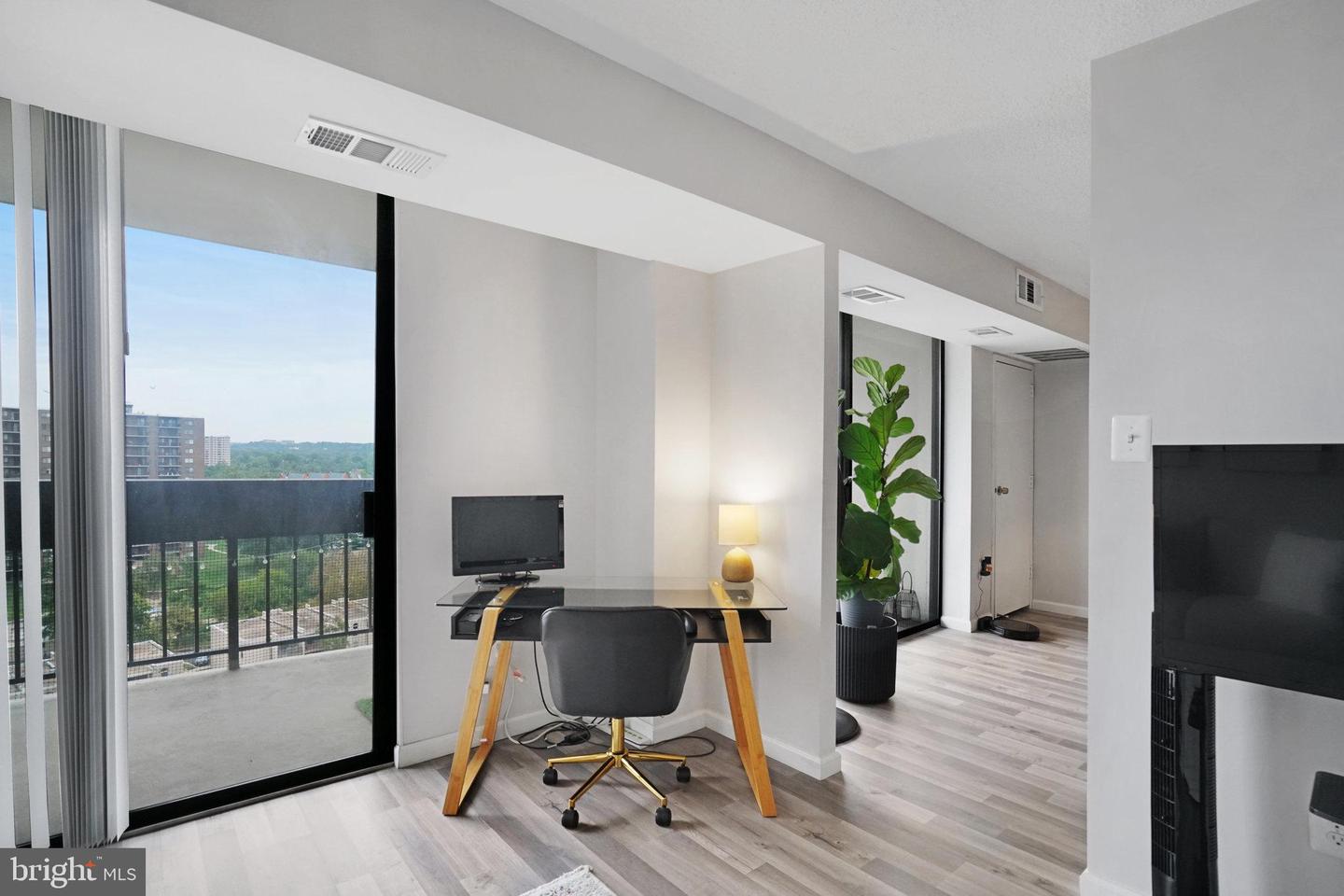 5300 HOLMES RUN PKWY #1413, ALEXANDRIA, Virginia 22304, 2 Bedrooms Bedrooms, ,1 BathroomBathrooms,Residential,For sale,5300 HOLMES RUN PKWY #1413,VAAX2052906 MLS # VAAX2052906 5300 HOLMES RUN PKWY #1413, ALEXANDRIA, Virginia 22304, 2 Bedrooms Bedrooms, ,1 BathroomBathrooms,Residential,For sale,5300 HOLMES RUN PKWY #1413,VAAX2052906 MLS # VAAX2052906