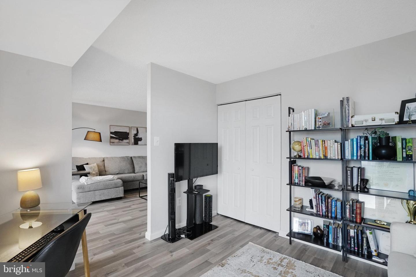 5300 HOLMES RUN PKWY #1413, ALEXANDRIA, Virginia 22304, 2 Bedrooms Bedrooms, ,1 BathroomBathrooms,Residential,For sale,5300 HOLMES RUN PKWY #1413,VAAX2052906 MLS # VAAX2052906 5300 HOLMES RUN PKWY #1413, ALEXANDRIA, Virginia 22304, 2 Bedrooms Bedrooms, ,1 BathroomBathrooms,Residential,For sale,5300 HOLMES RUN PKWY #1413,VAAX2052906 MLS # VAAX2052906