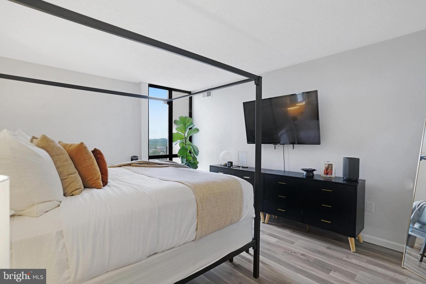 5300 HOLMES RUN PKWY #1413, ALEXANDRIA, Virginia 22304, 2 Bedrooms Bedrooms, ,1 BathroomBathrooms,Residential,For sale,5300 HOLMES RUN PKWY #1413,VAAX2052906 MLS # VAAX2052906 5300 HOLMES RUN PKWY #1413, ALEXANDRIA, Virginia 22304, 2 Bedrooms Bedrooms, ,1 BathroomBathrooms,Residential,For sale,5300 HOLMES RUN PKWY #1413,VAAX2052906 MLS # VAAX2052906