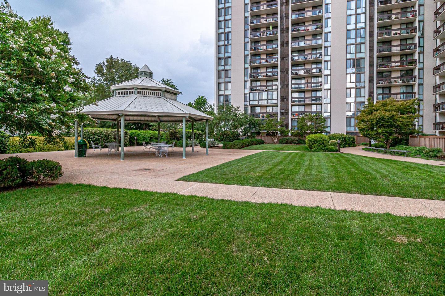 5300 HOLMES RUN PKWY #1413, ALEXANDRIA, Virginia 22304, 2 Bedrooms Bedrooms, ,1 BathroomBathrooms,Residential,For sale,5300 HOLMES RUN PKWY #1413,VAAX2052906 MLS # VAAX2052906 5300 HOLMES RUN PKWY #1413, ALEXANDRIA, Virginia 22304, 2 Bedrooms Bedrooms, ,1 BathroomBathrooms,Residential,For sale,5300 HOLMES RUN PKWY #1413,VAAX2052906 MLS # VAAX2052906