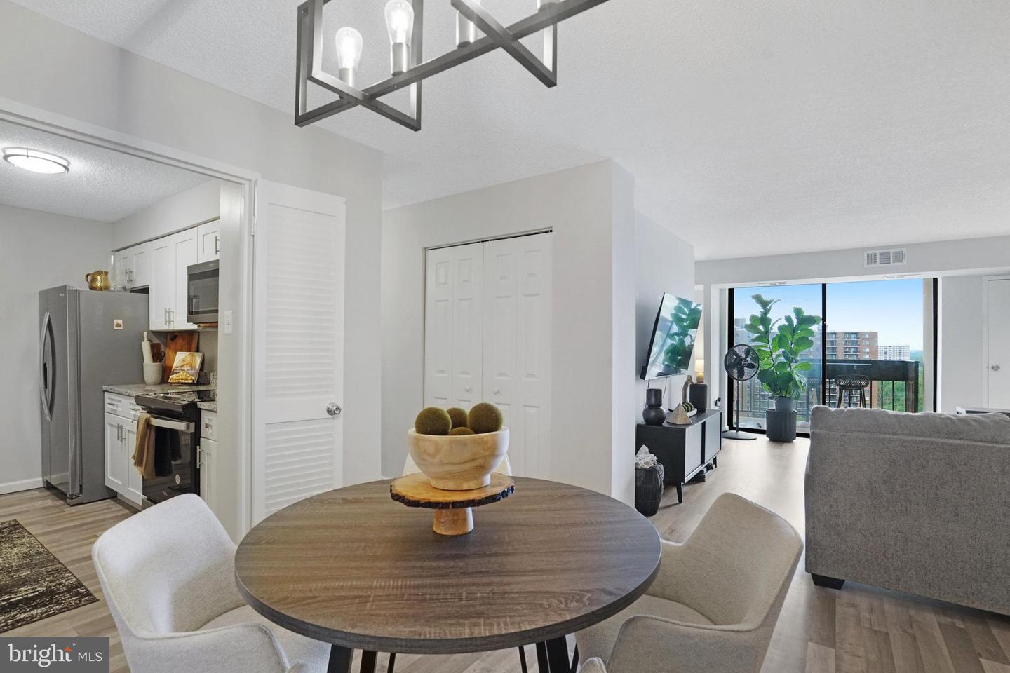 5300 HOLMES RUN PKWY #1413, ALEXANDRIA, Virginia 22304, 2 Bedrooms Bedrooms, ,1 BathroomBathrooms,Residential,For sale,5300 HOLMES RUN PKWY #1413,VAAX2052906 MLS # VAAX2052906 5300 HOLMES RUN PKWY #1413, ALEXANDRIA, Virginia 22304, 2 Bedrooms Bedrooms, ,1 BathroomBathrooms,Residential,For sale,5300 HOLMES RUN PKWY #1413,VAAX2052906 MLS # VAAX2052906