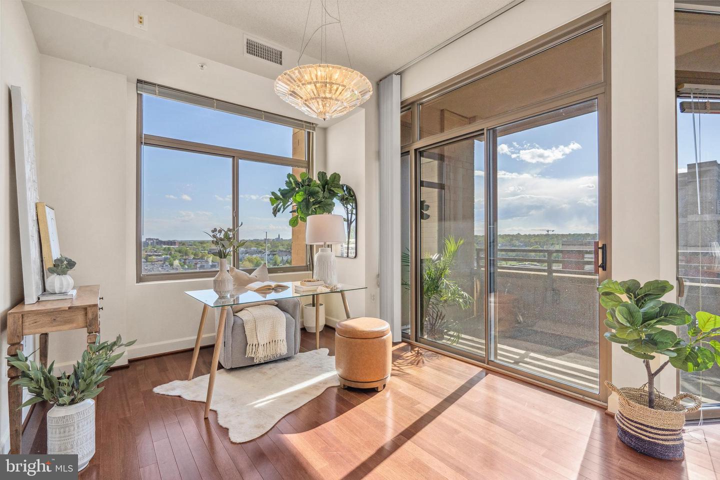 3650 S GLEBE RD #1050, ARLINGTON, Virginia 22202, 2 Bedrooms Bedrooms, ,2 BathroomsBathrooms,Residential,For sale,3650 S GLEBE RD #1050,VAAR2067390 MLS # VAAR2067390