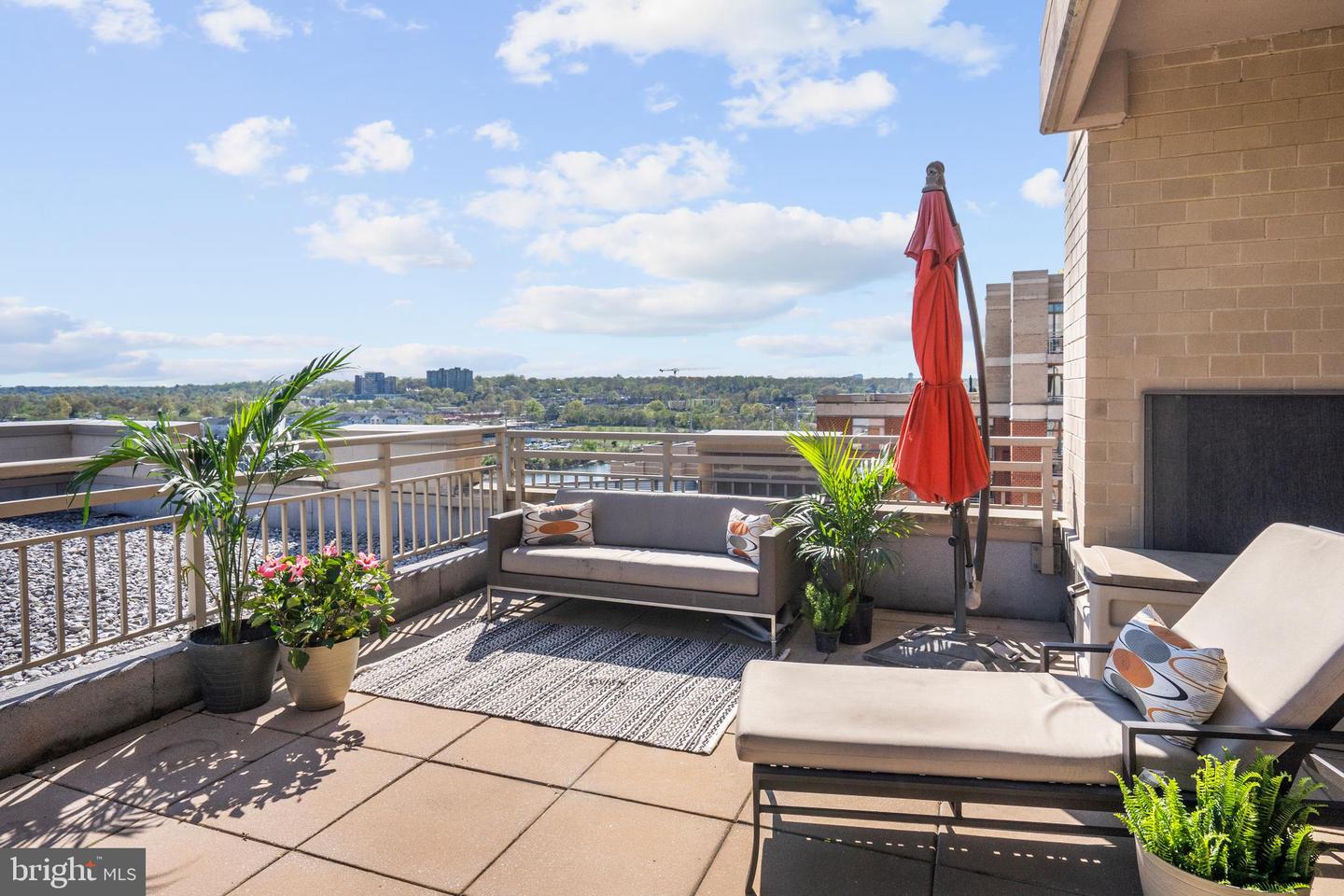 3650 S GLEBE RD #1050, ARLINGTON, Virginia 22202, 2 Bedrooms Bedrooms, ,2 BathroomsBathrooms,Residential,For sale,3650 S GLEBE RD #1050,VAAR2067390 MLS # VAAR2067390