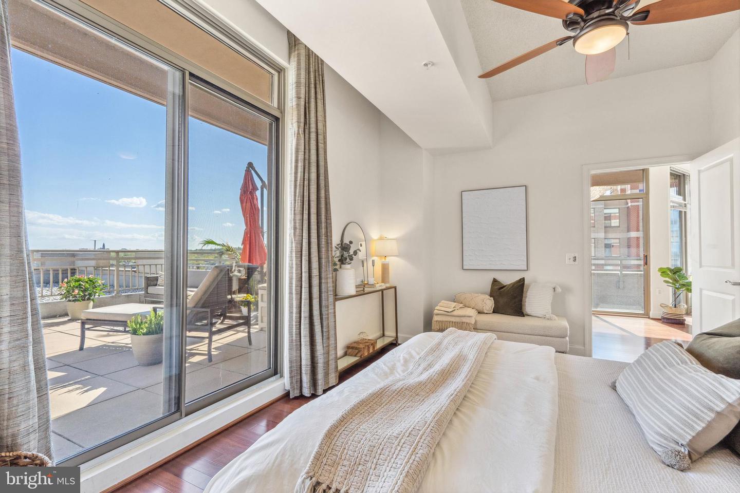 3650 S GLEBE RD #1050, ARLINGTON, Virginia 22202, 2 Bedrooms Bedrooms, ,2 BathroomsBathrooms,Residential,For sale,3650 S GLEBE RD #1050,VAAR2067390 MLS # VAAR2067390