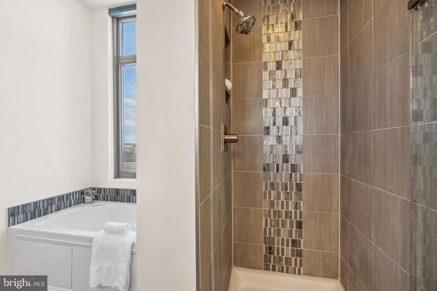 3650 S GLEBE RD #1050, ARLINGTON, Virginia 22202, 2 Bedrooms Bedrooms, ,2 BathroomsBathrooms,Residential,For sale,3650 S GLEBE RD #1050,VAAR2067390 MLS # VAAR2067390